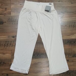 NEW Faceplant Dreams‎ Capri Lightweight Comfort Sustainable Organic Bamboo Small